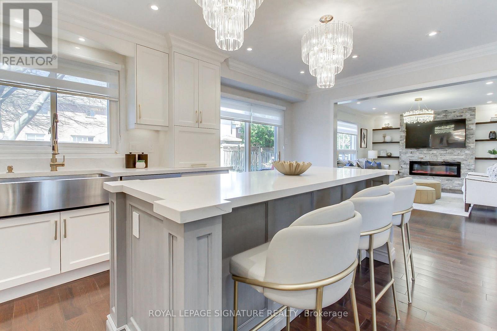 43 Falstaff Crescent, Whitby, Ontario  L1R 1W3 - Photo 17 - E13016324