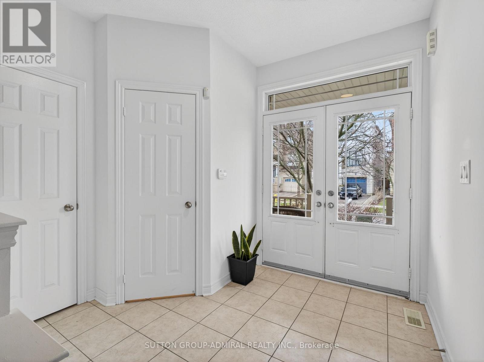 21 Asner Avenue, Vaughan, Ontario  L6A 0W6 - Photo 3 - N12993784