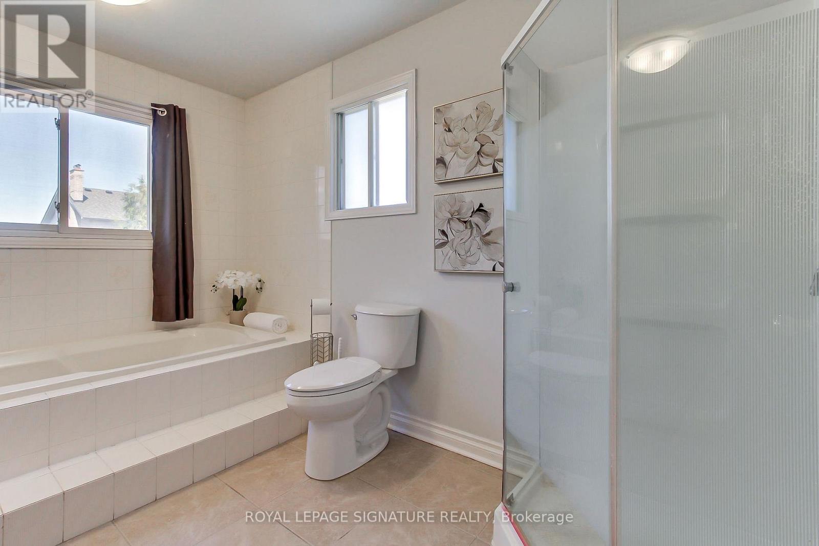 43 Falstaff Crescent, Whitby, Ontario  L1R 1W3 - Photo 36 - E13016324