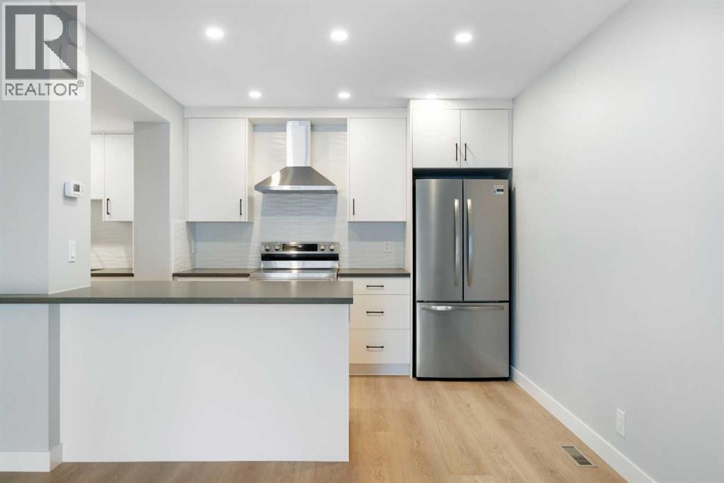 11, 4915 45 Street Sw, Calgary, Alberta  T3E 3W5 - Photo 2 - A2300746