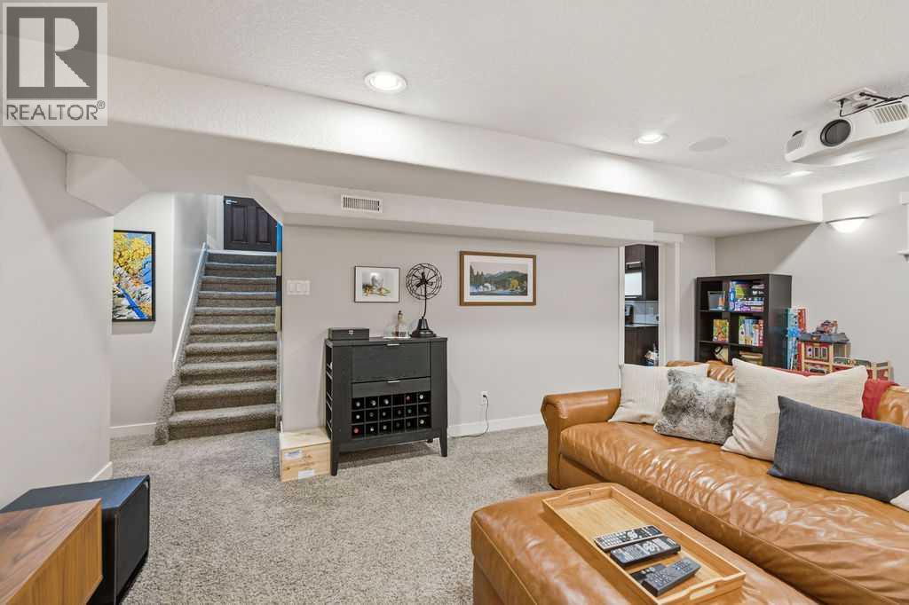 86 Warwick Drive SW, Calgary, Alberta  T3C 2R6 - Photo 21 - A2302230