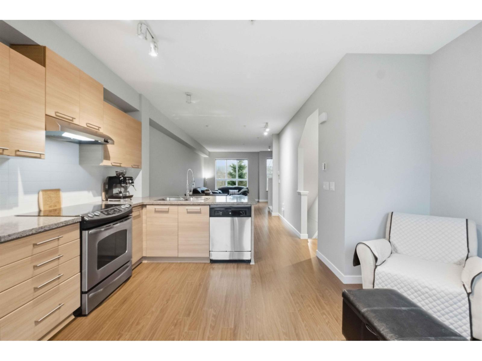 32 7938 209 Street, Langley, British Columbia  V2Y 0K1 - Photo 6 - R3104455