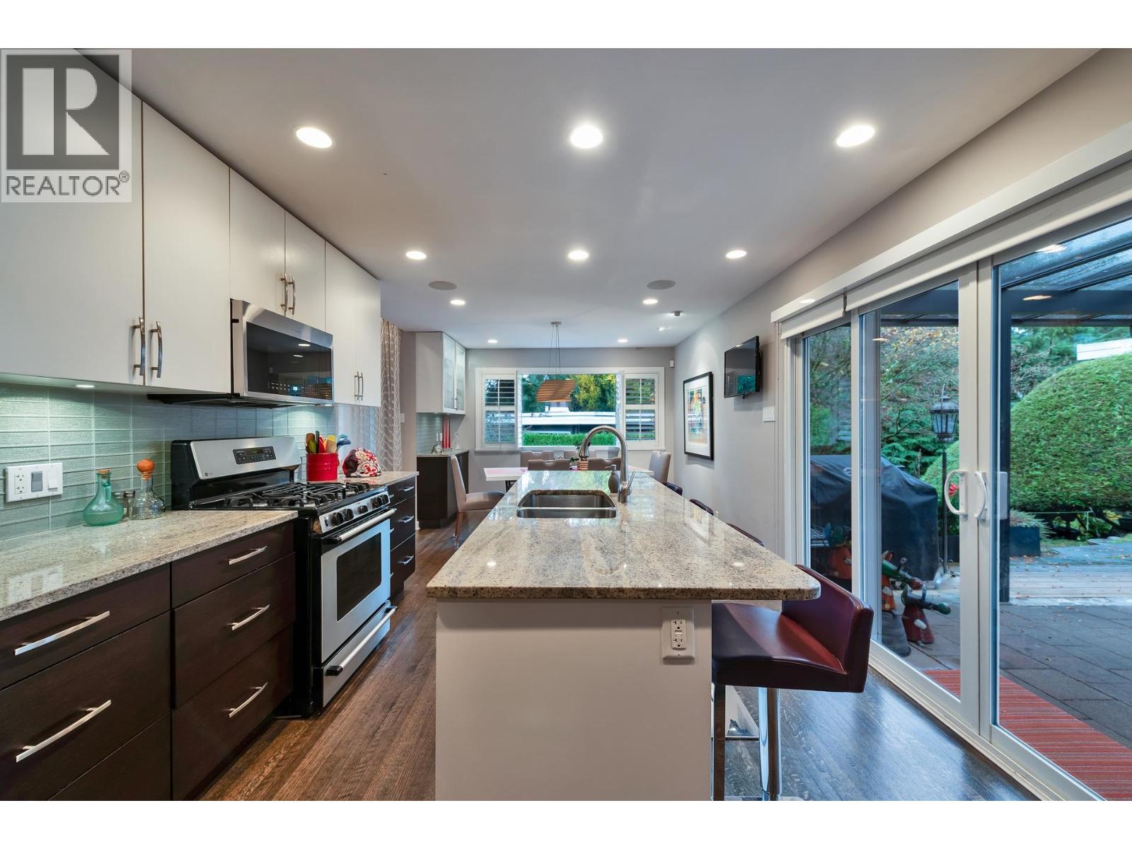 3669 Edgemont Boulevard, North Vancouver, British Columbia  V7R 2P6 - Photo 11 - R3095553