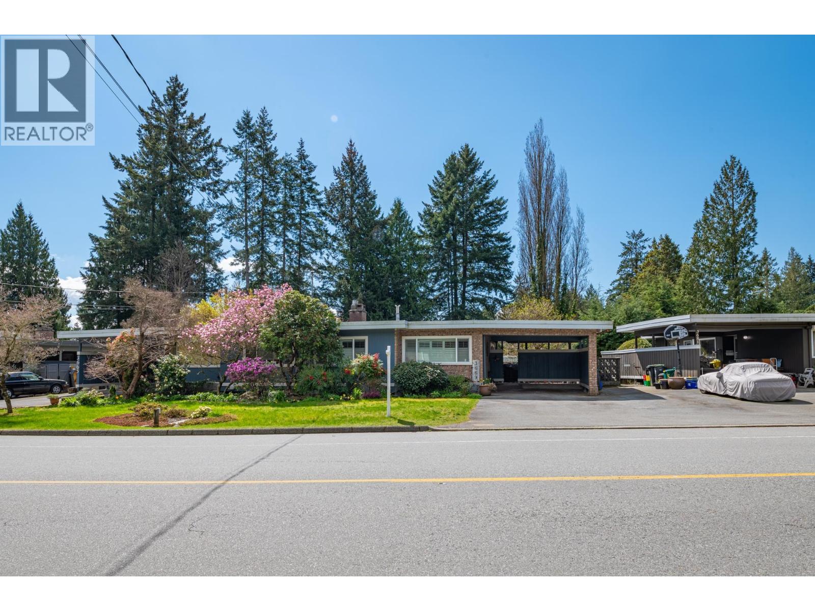 3669 EDGEMONT BOULEVARD, North Vancouver, British Columbia
