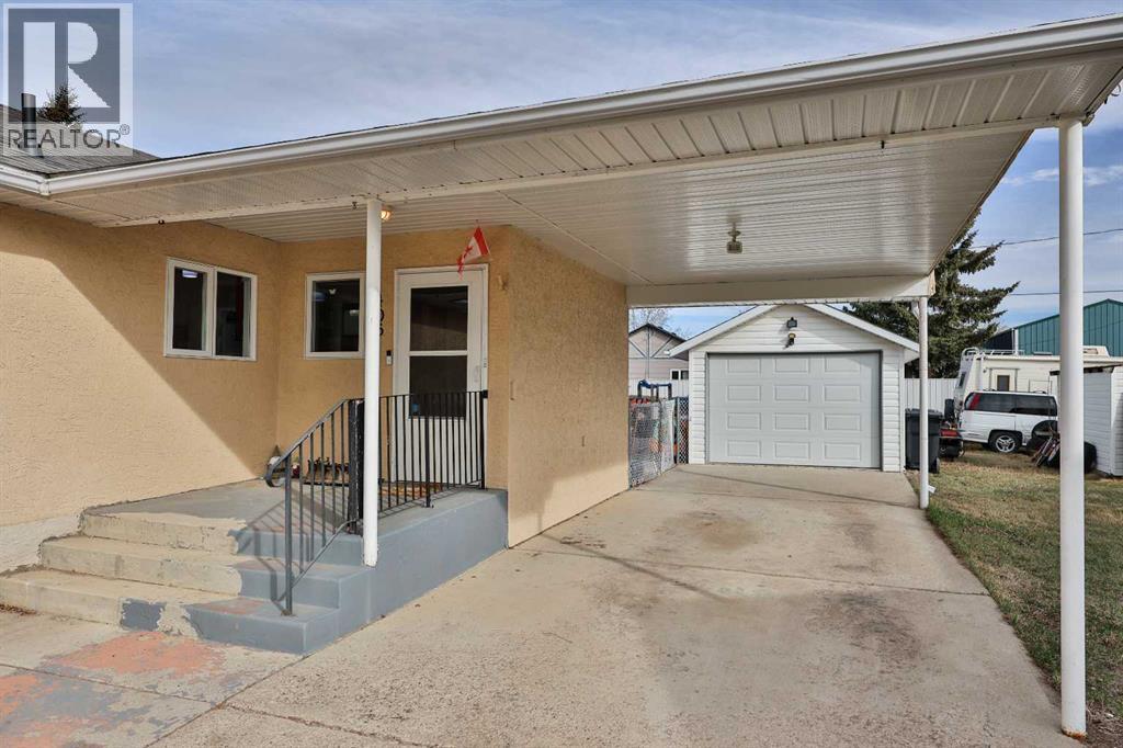 405 5 Avenue, Warner, Alberta  T0K 2L0 - Photo 3 - A2294490