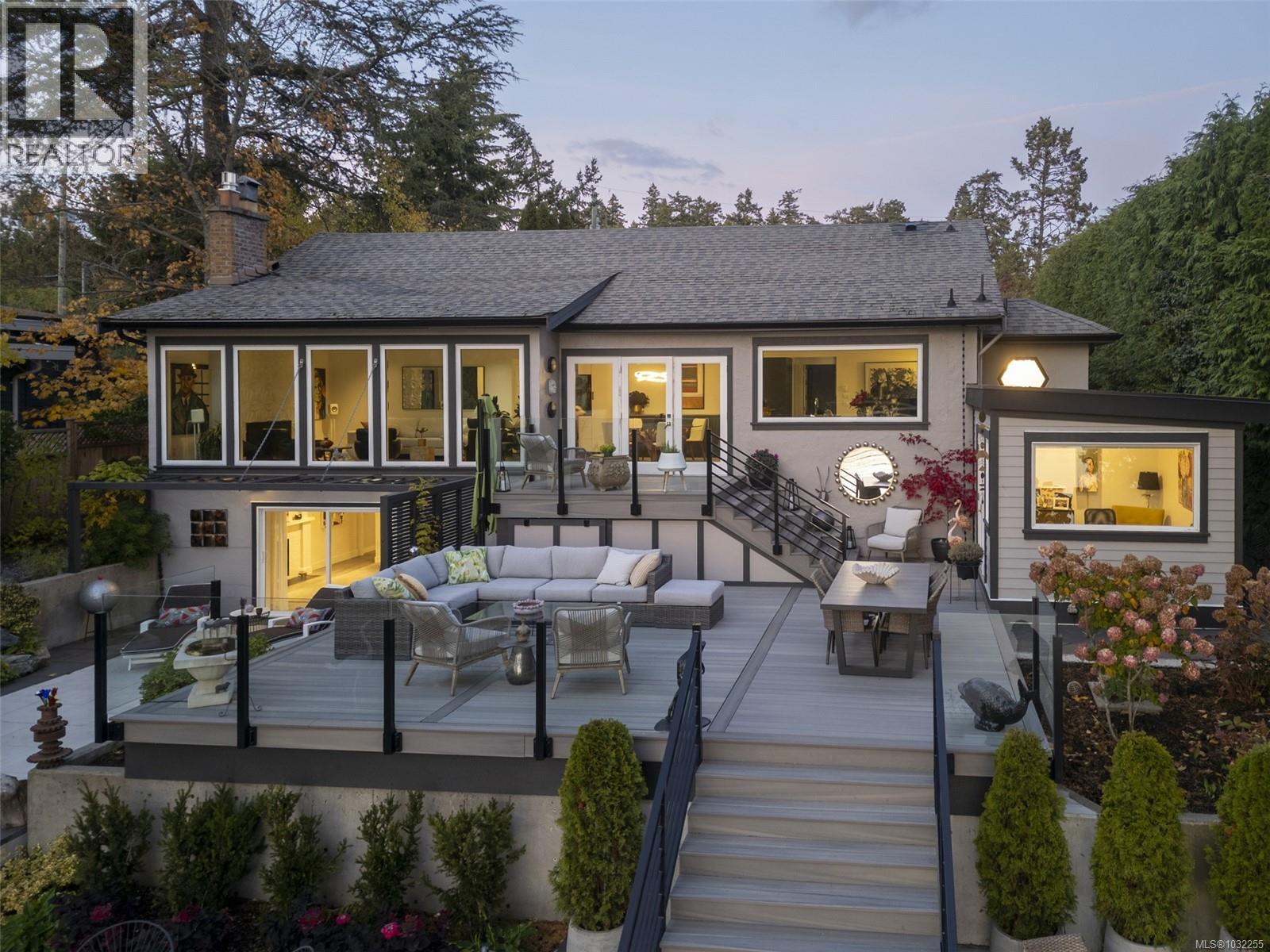 41 Tovey Cres, View Royal, British Columbia