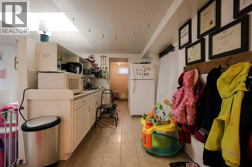 405 5 Avenue, Warner, Alberta  T0K 2L0 - Photo 27 - A2294490