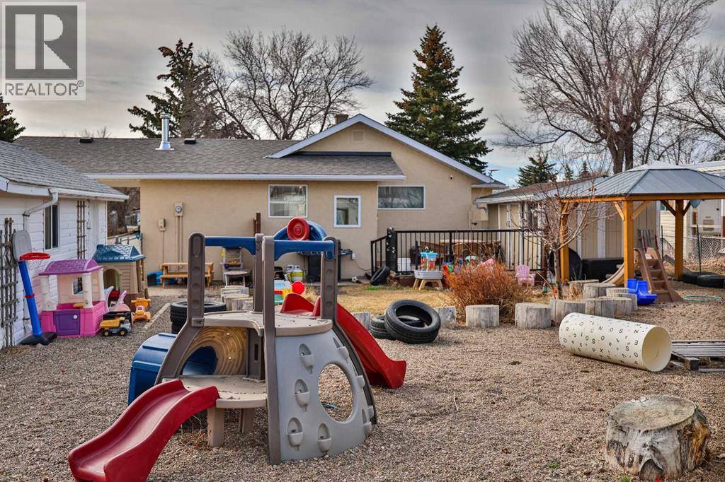 405 5 Avenue, Warner, Alberta  T0K 2L0 - Photo 39 - A2294490