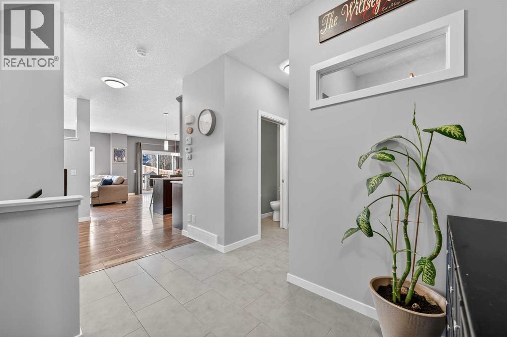 242 Mahogany Passage Se, Calgary, Alberta  T3M 2J8 - Photo 3 - A2289677