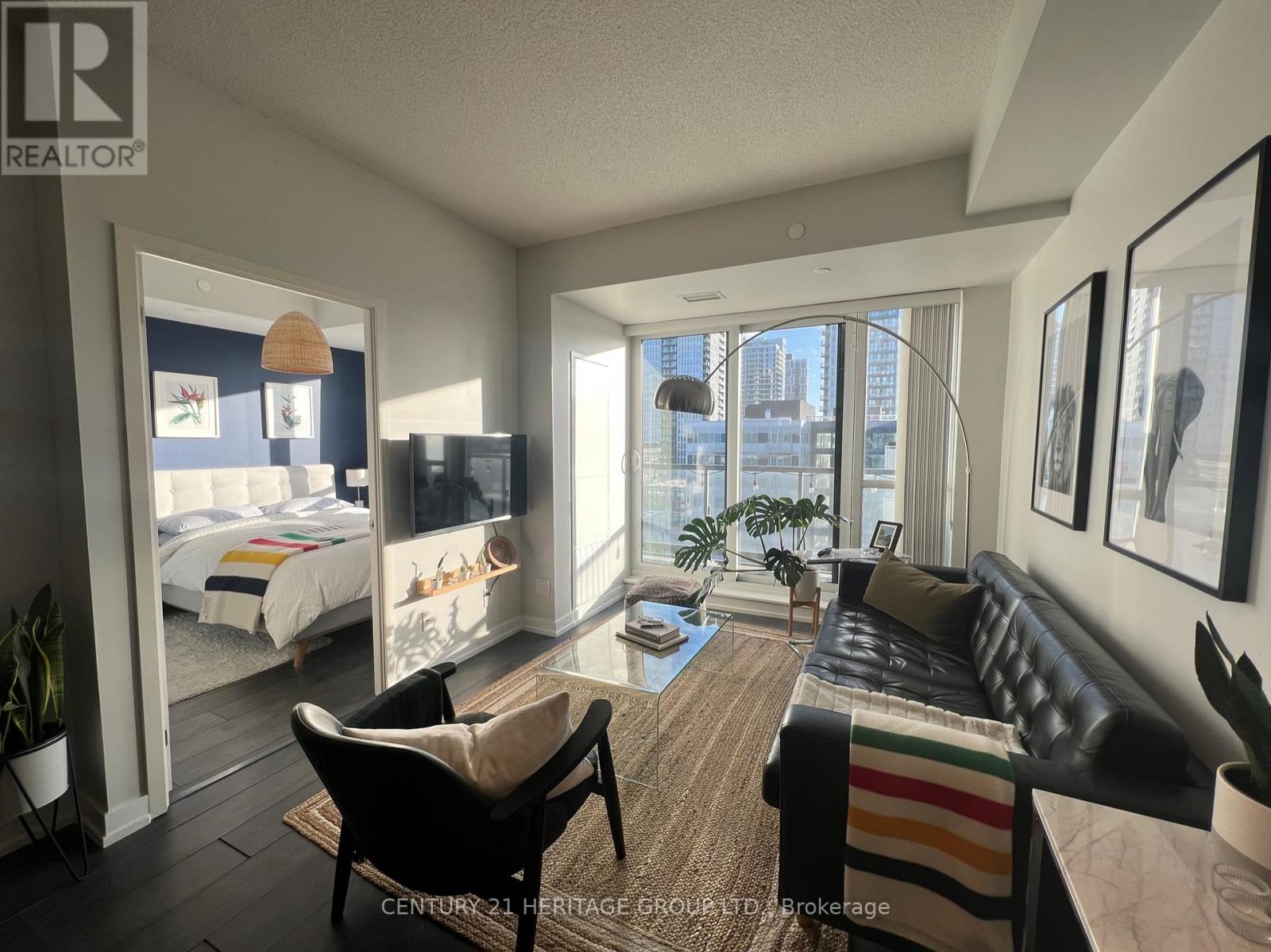 912 - 200 SACKVILLE STREET, Toronto, Ontario