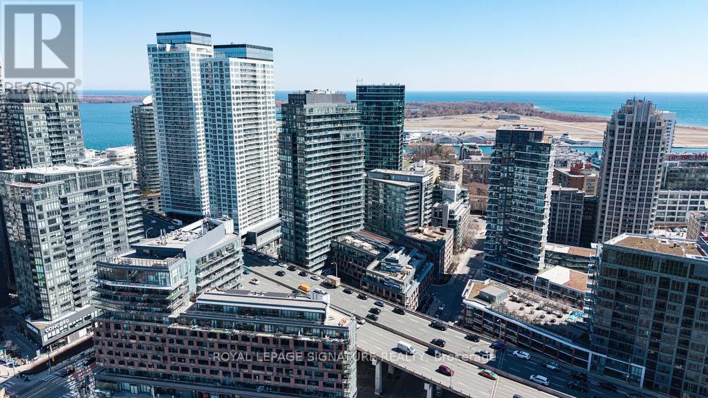 501 - 20 Bruyeres Mews, Toronto, Ontario  M5V 0G8 - Photo 2 - C13016646