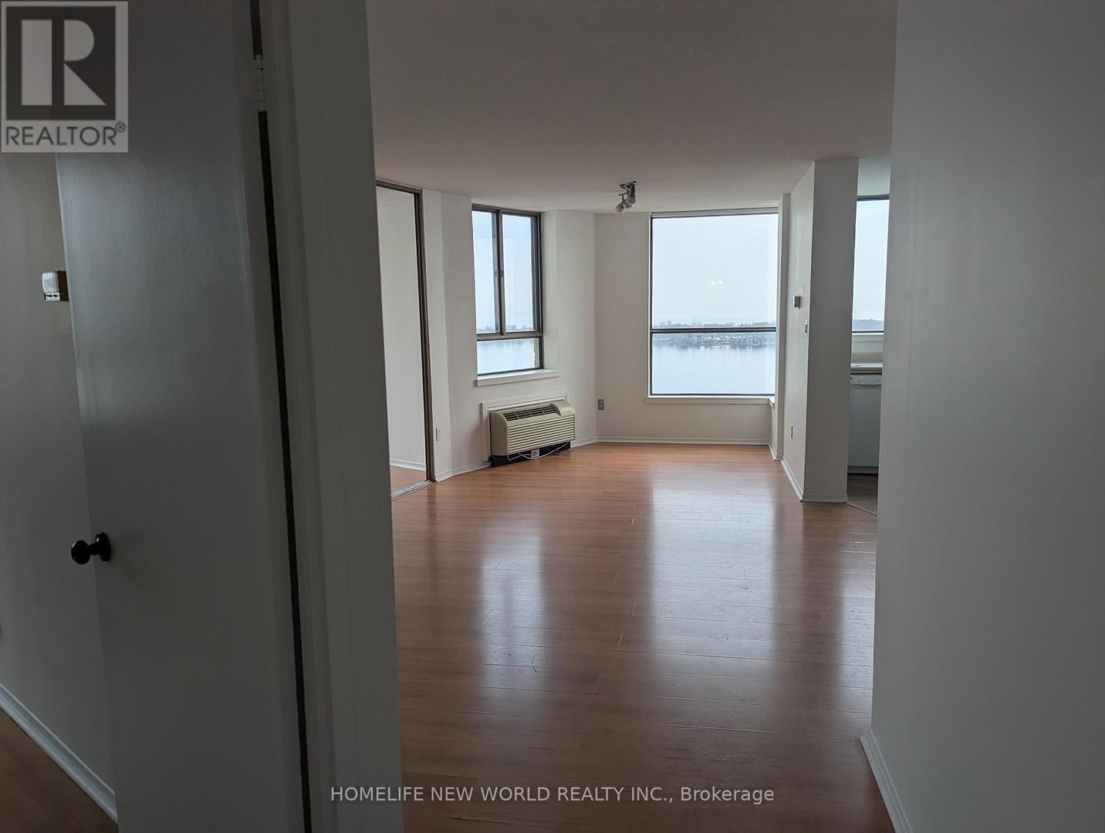 2501 - 270 Queens Quay W, Toronto, Ontario  M5J 2N4 - Photo 6 - C13016658