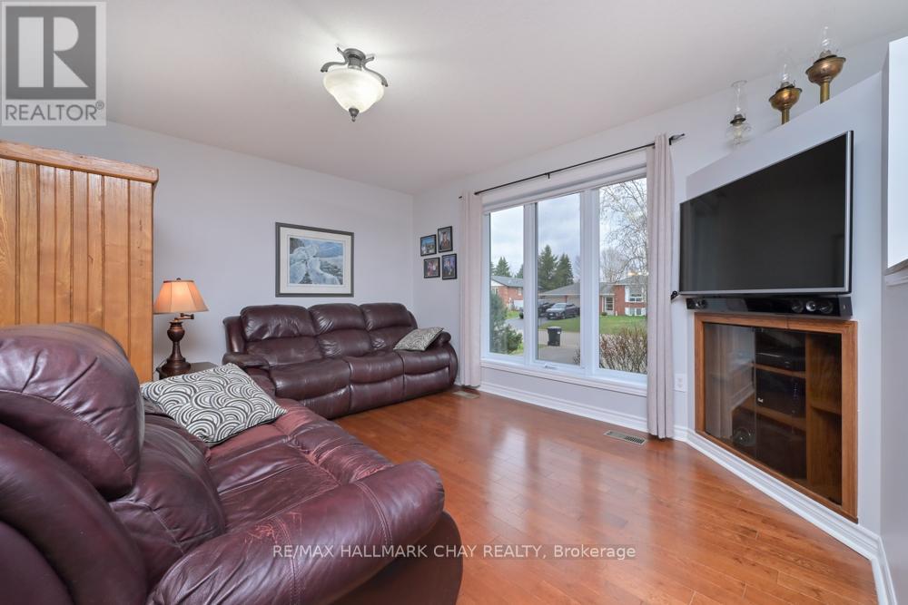 36 Moore Avenue, Adjala-Tosorontio (Everett), Ontario  L0M 1J0 - Photo 12 - N13016574