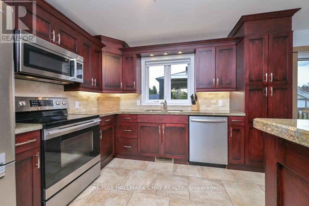 36 Moore Avenue, Adjala-Tosorontio (Everett), Ontario  L0M 1J0 - Photo 7 - N13016574