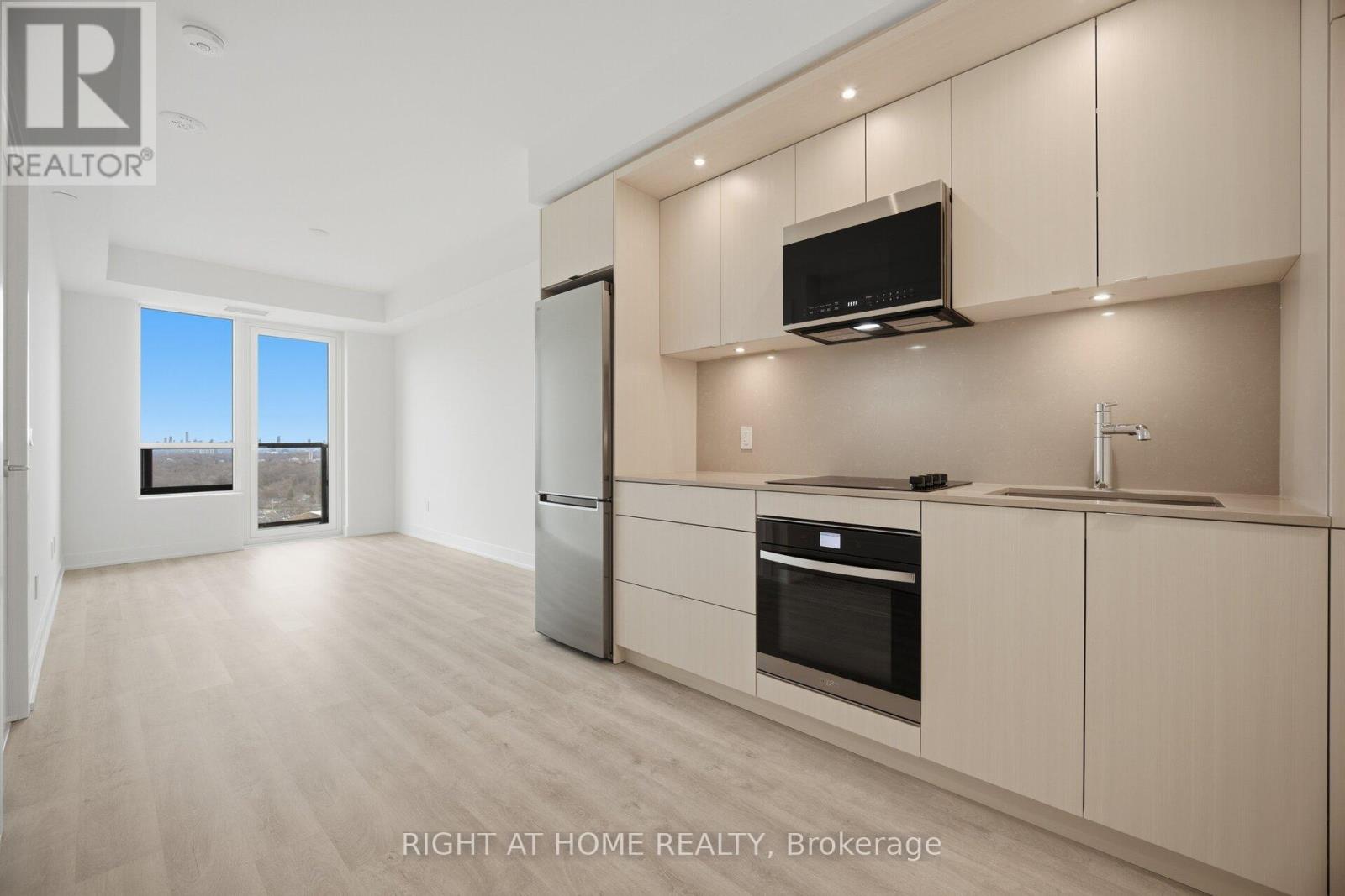 2101 - 60 Central Park Roadway, Toronto, Ontario  M9A 0E6 - Photo 17 - W13016592