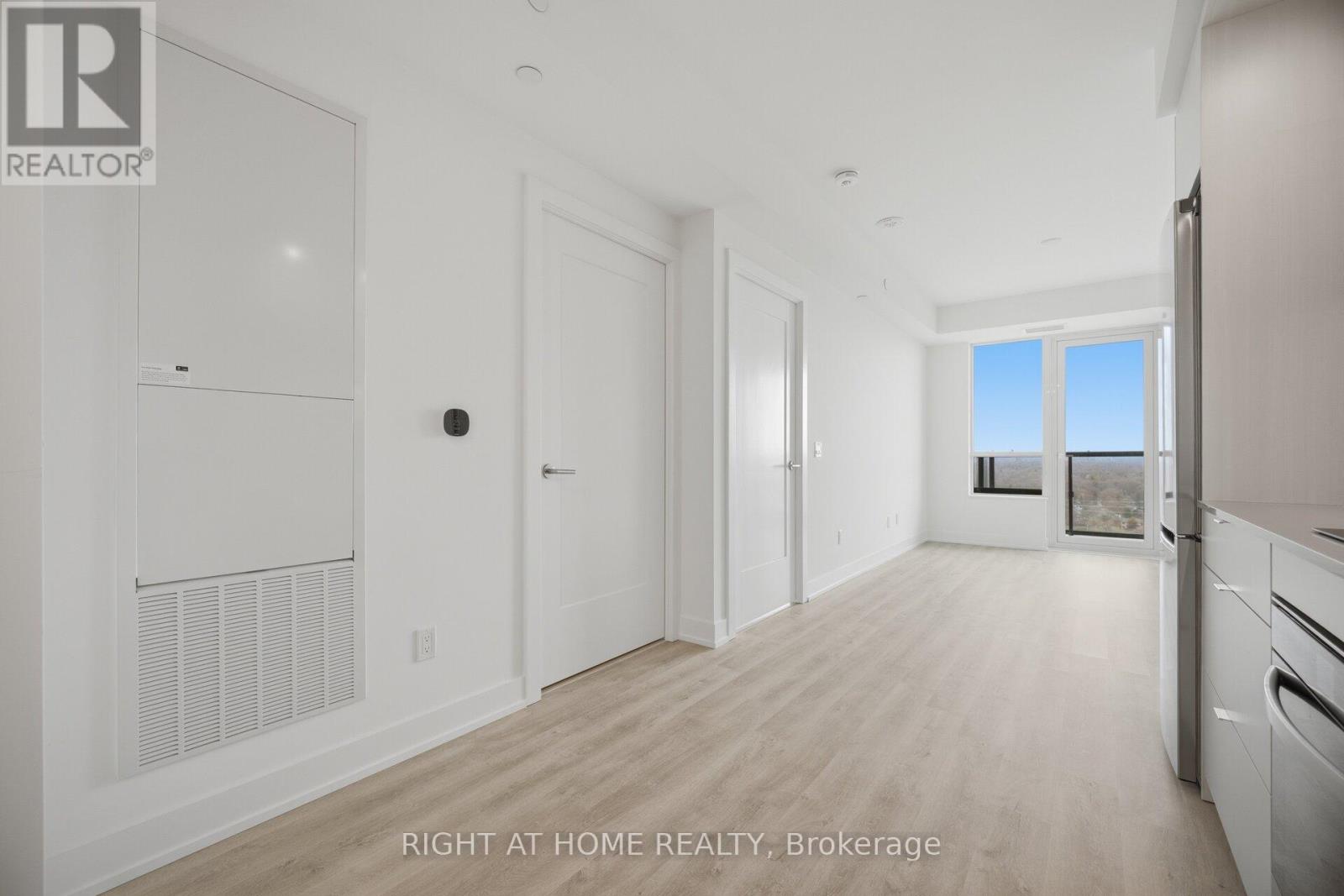 2101 - 60 Central Park Roadway, Toronto, Ontario  M9A 0E6 - Photo 19 - W13016592