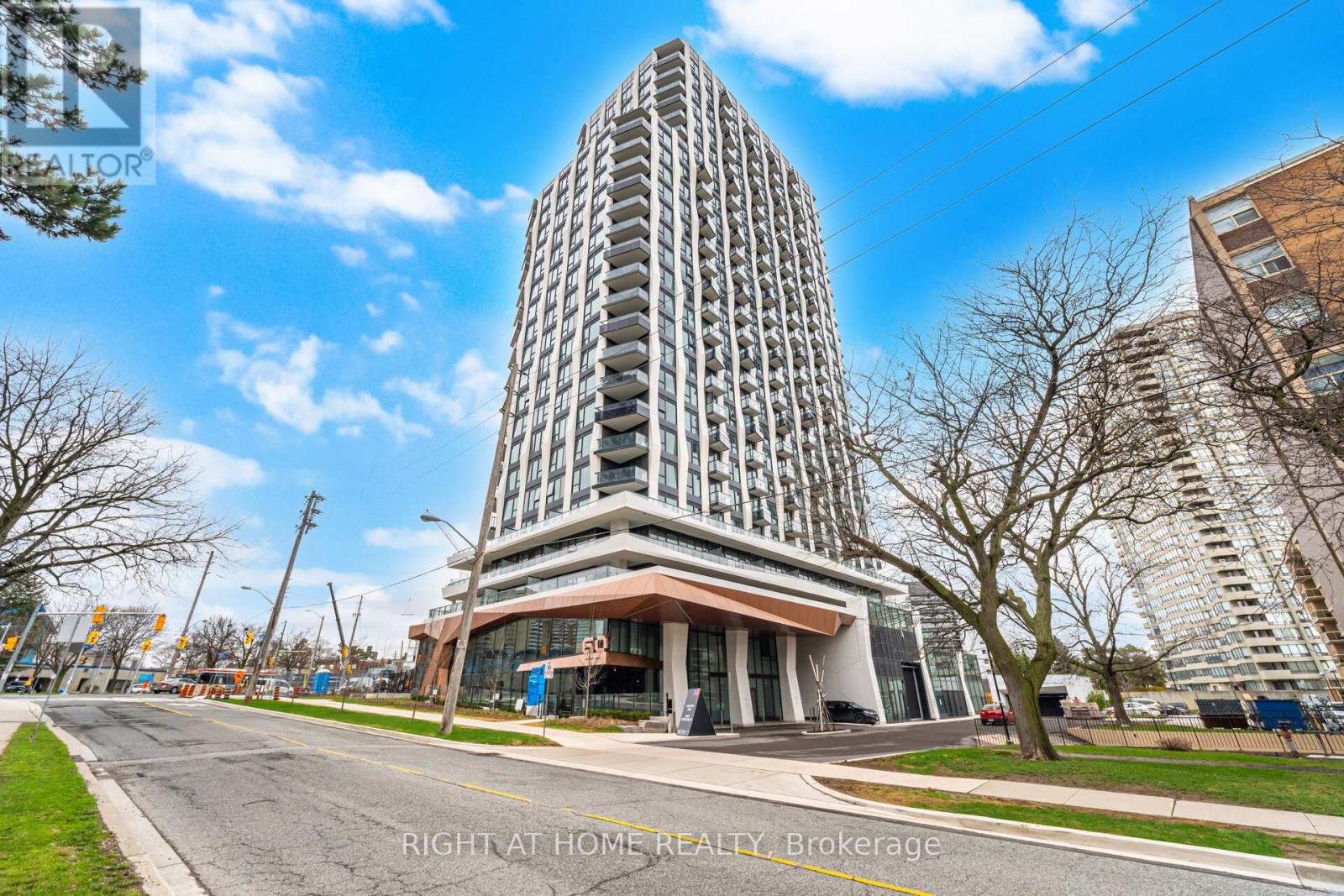 2101 - 60 Central Park Roadway, Toronto, Ontario  M9A 0E6 - Photo 2 - W13016592