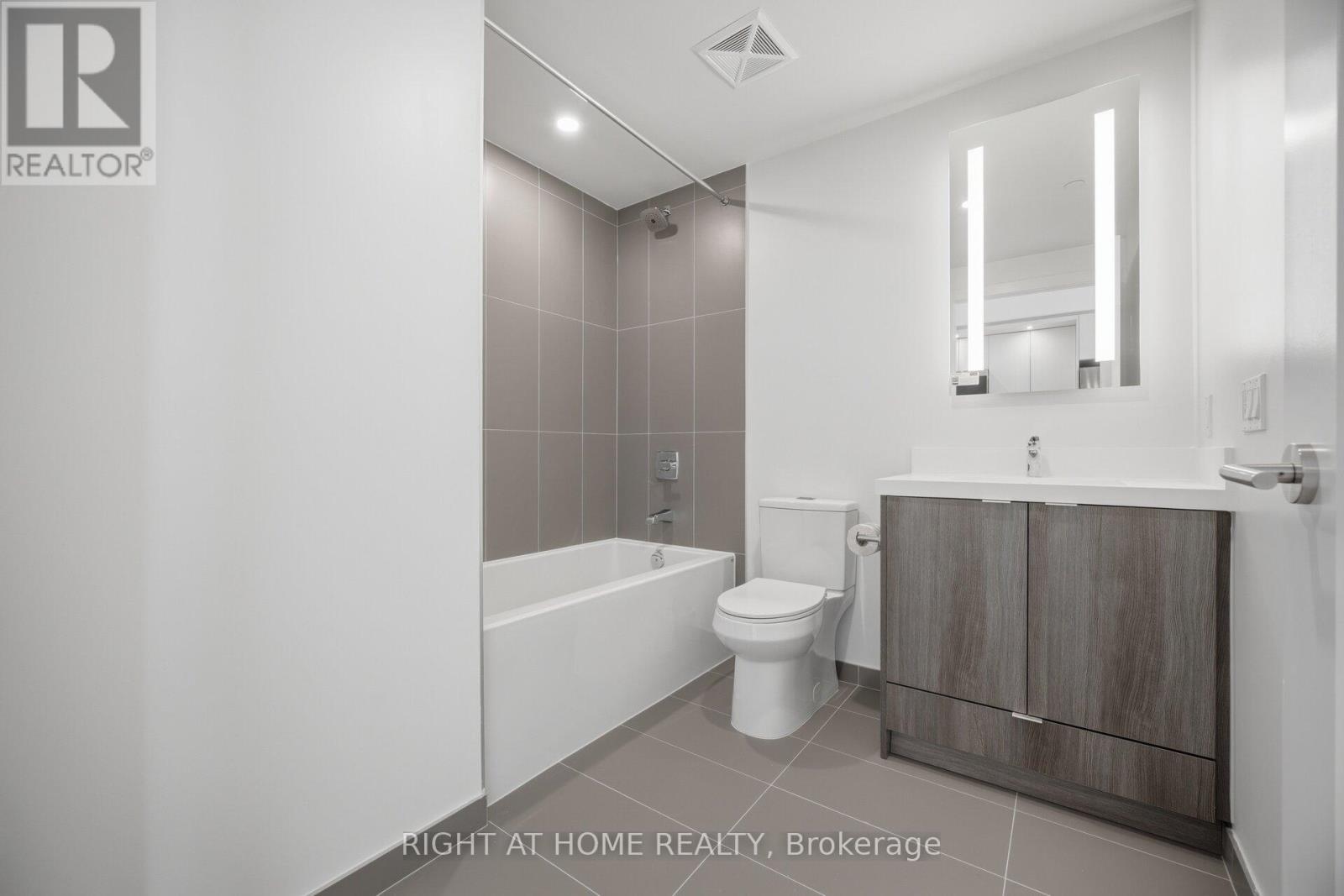 2101 - 60 Central Park Roadway, Toronto, Ontario  M9A 0E6 - Photo 24 - W13016592