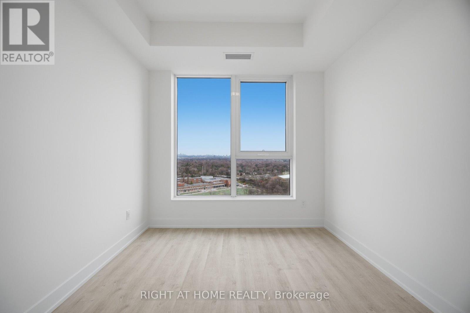 2101 - 60 Central Park Roadway, Toronto, Ontario  M9A 0E6 - Photo 26 - W13016592