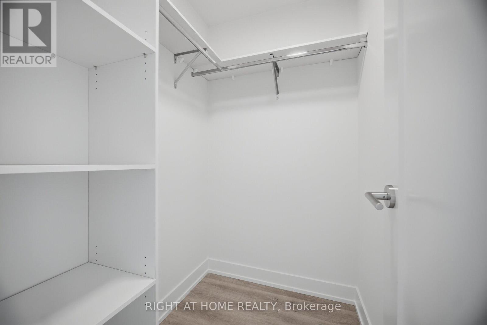 2101 - 60 Central Park Roadway, Toronto, Ontario  M9A 0E6 - Photo 28 - W13016592