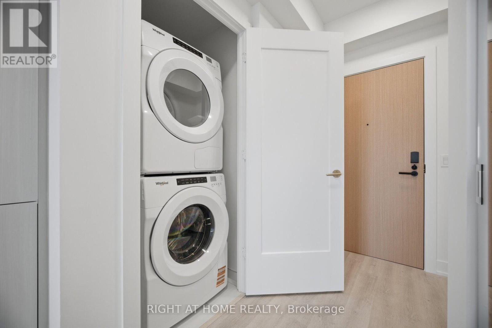 2101 - 60 Central Park Roadway, Toronto, Ontario  M9A 0E6 - Photo 29 - W13016592