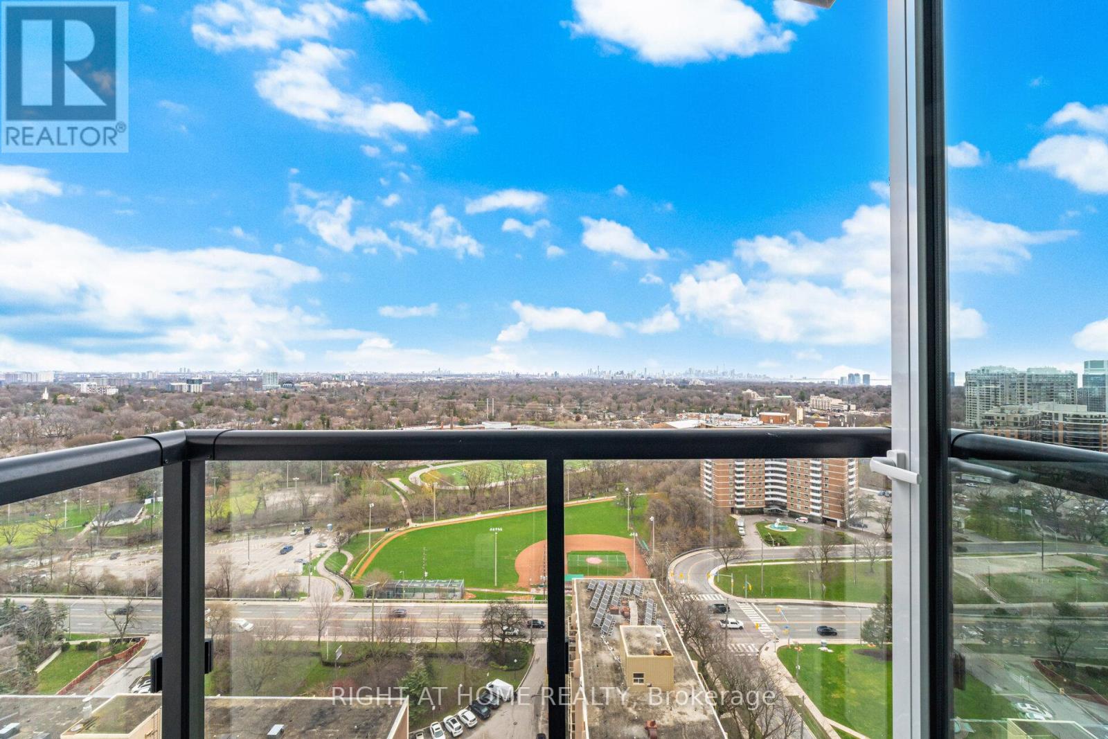 2101 - 60 Central Park Roadway, Toronto, Ontario  M9A 0E6 - Photo 31 - W13016592