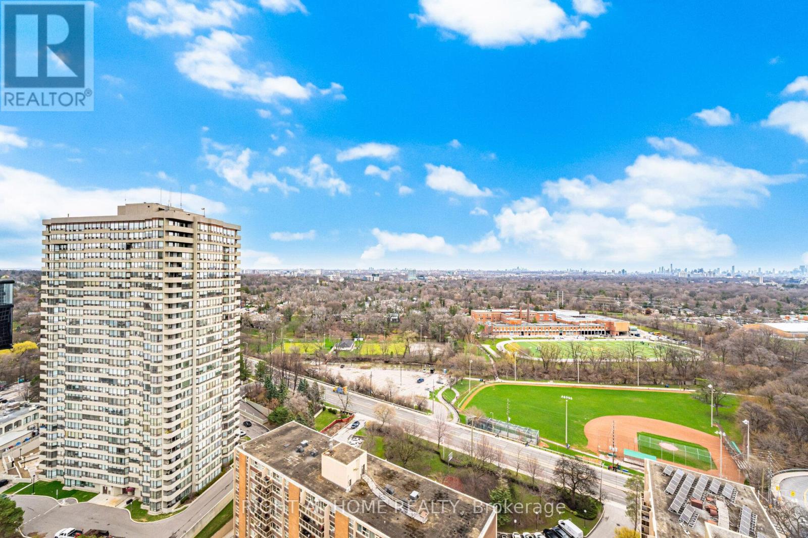 2101 - 60 Central Park Roadway, Toronto, Ontario  M9A 0E6 - Photo 33 - W13016592