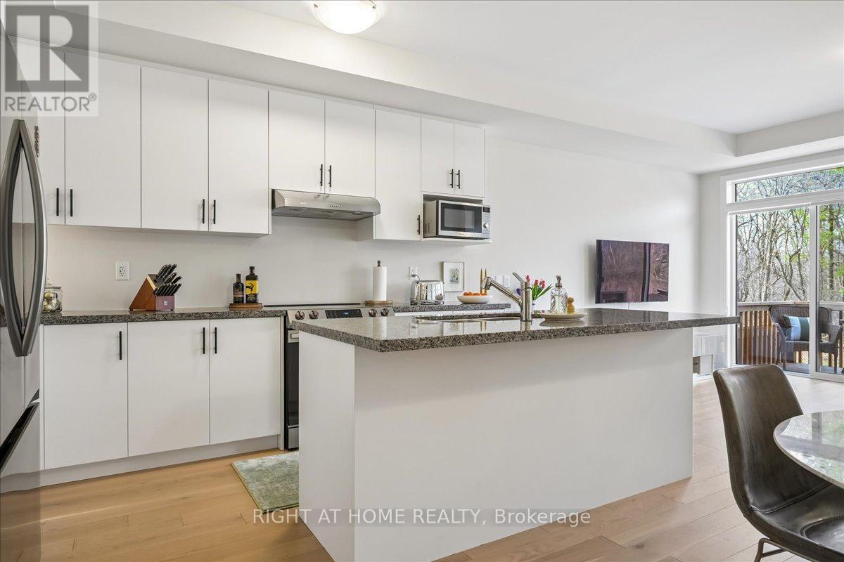 2092 Ellerston Common, Burlington, Ontario  L7P 0V6 - Photo 11 - W13016618