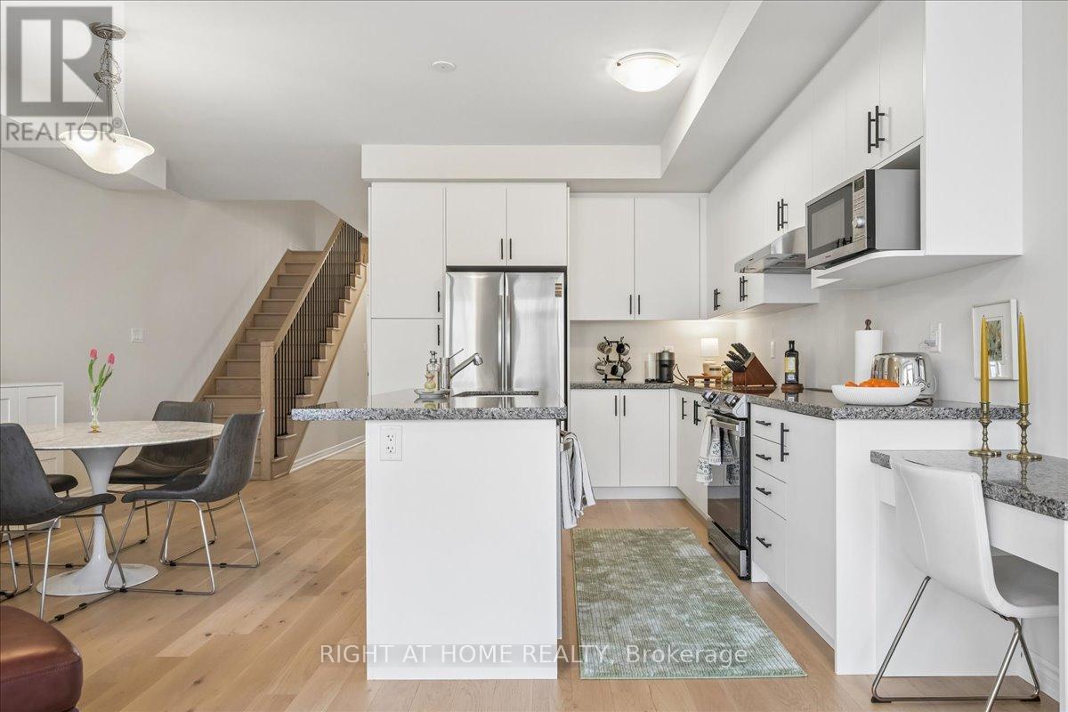 2092 Ellerston Common, Burlington, Ontario  L7P 0V6 - Photo 13 - W13016618