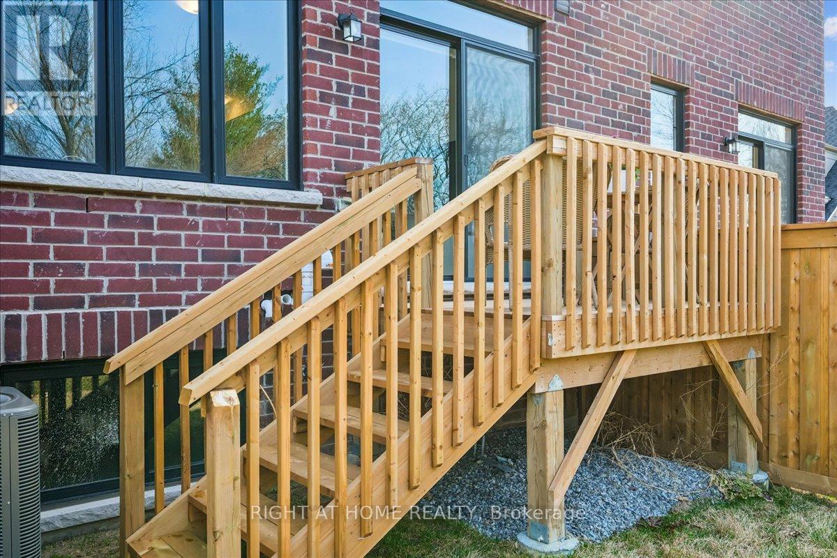 2092 Ellerston Common, Burlington, Ontario  L7P 0V6 - Photo 39 - W13016618