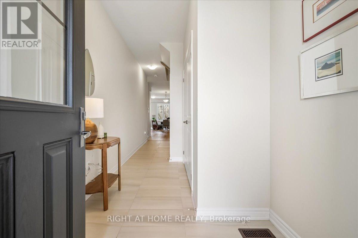 2092 Ellerston Common, Burlington, Ontario  L7P 0V6 - Photo 5 - W13016618