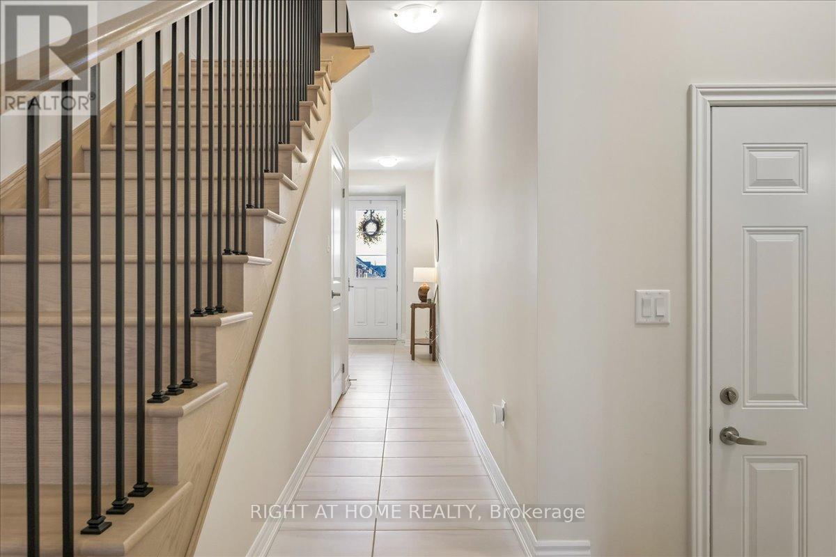 2092 Ellerston Common, Burlington, Ontario  L7P 0V6 - Photo 6 - W13016618