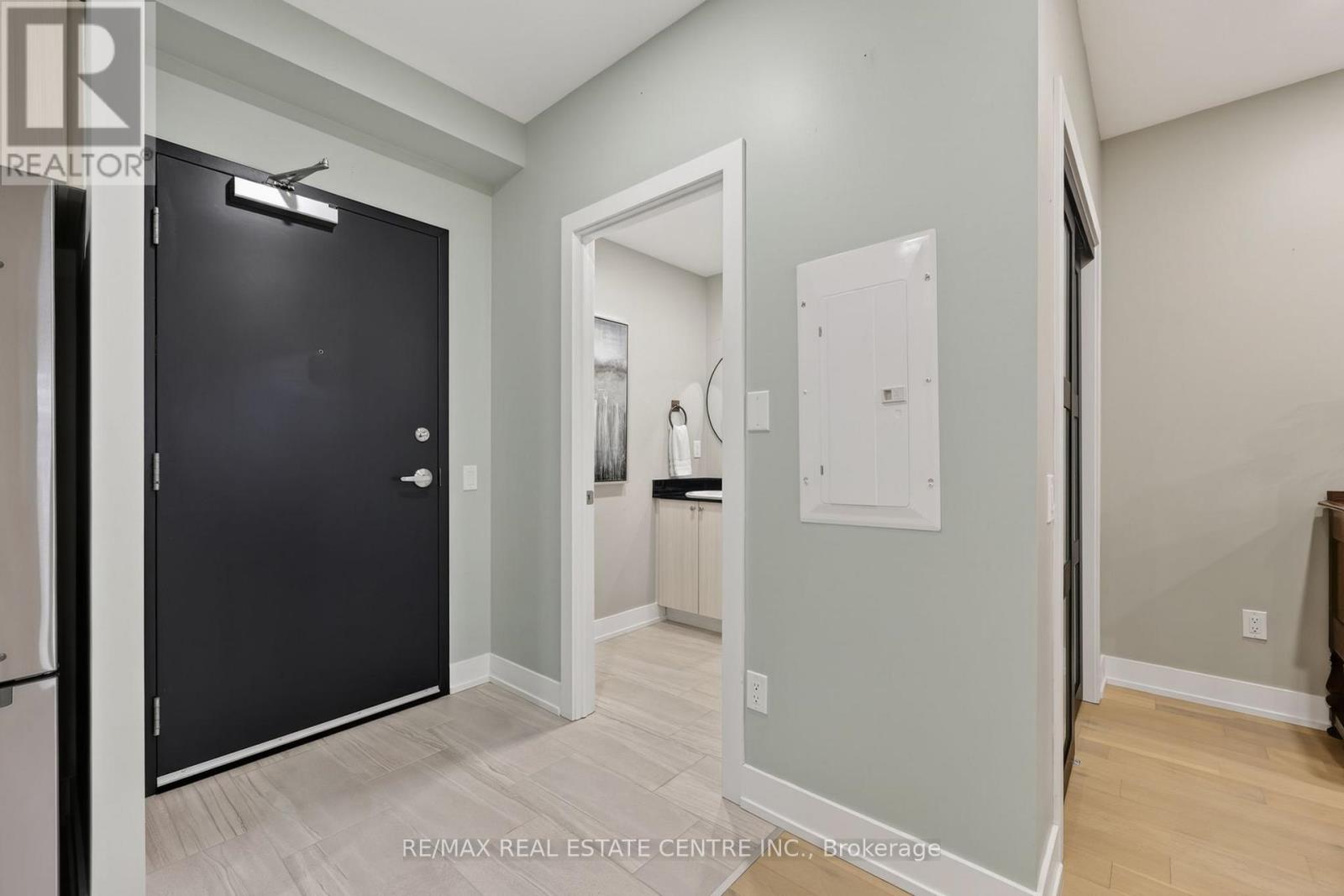 211 - 310 Broadway Avenue, Orangeville, Ontario  L9W 1L3 - Photo 3 - W13016628