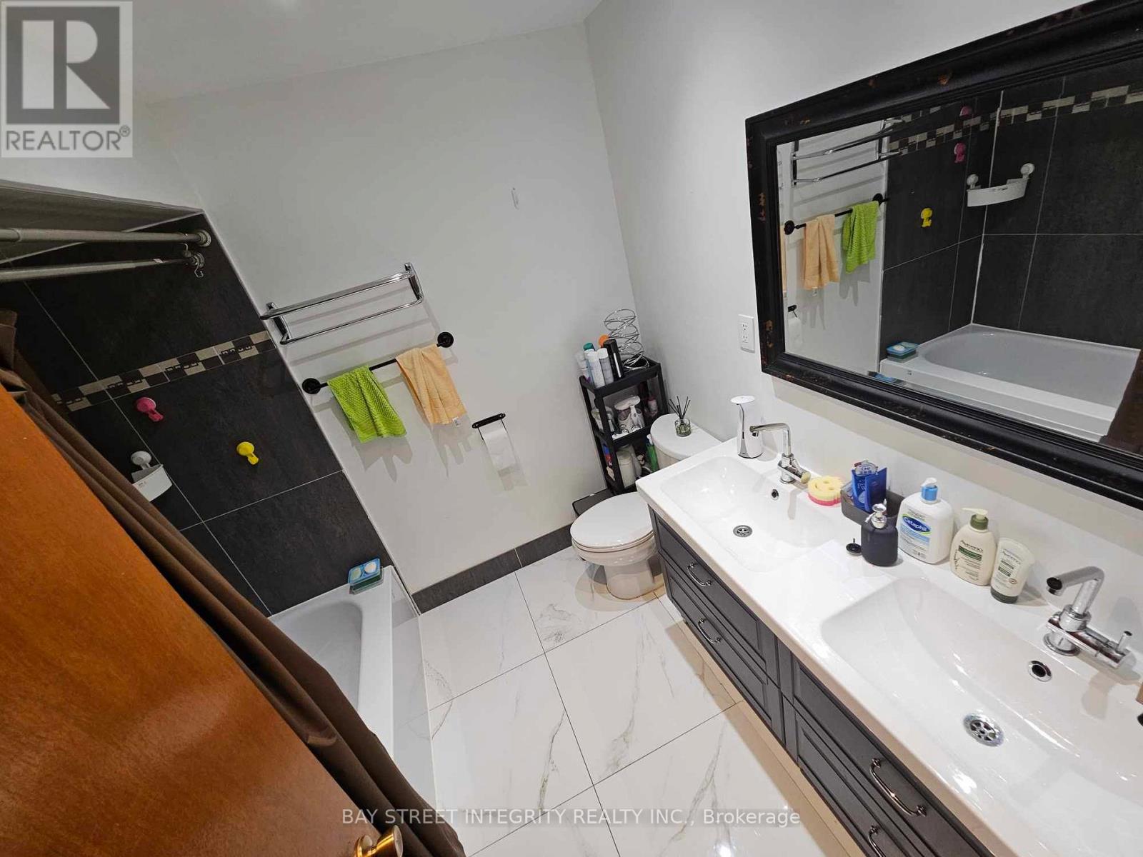 4011 Bishopstoke Lane, Mississauga, Ontario  L4Z 1H9 - Photo 11 - W13016648