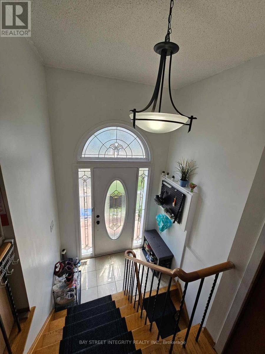 4011 Bishopstoke Lane, Mississauga, Ontario  L4Z 1H9 - Photo 2 - W13016648