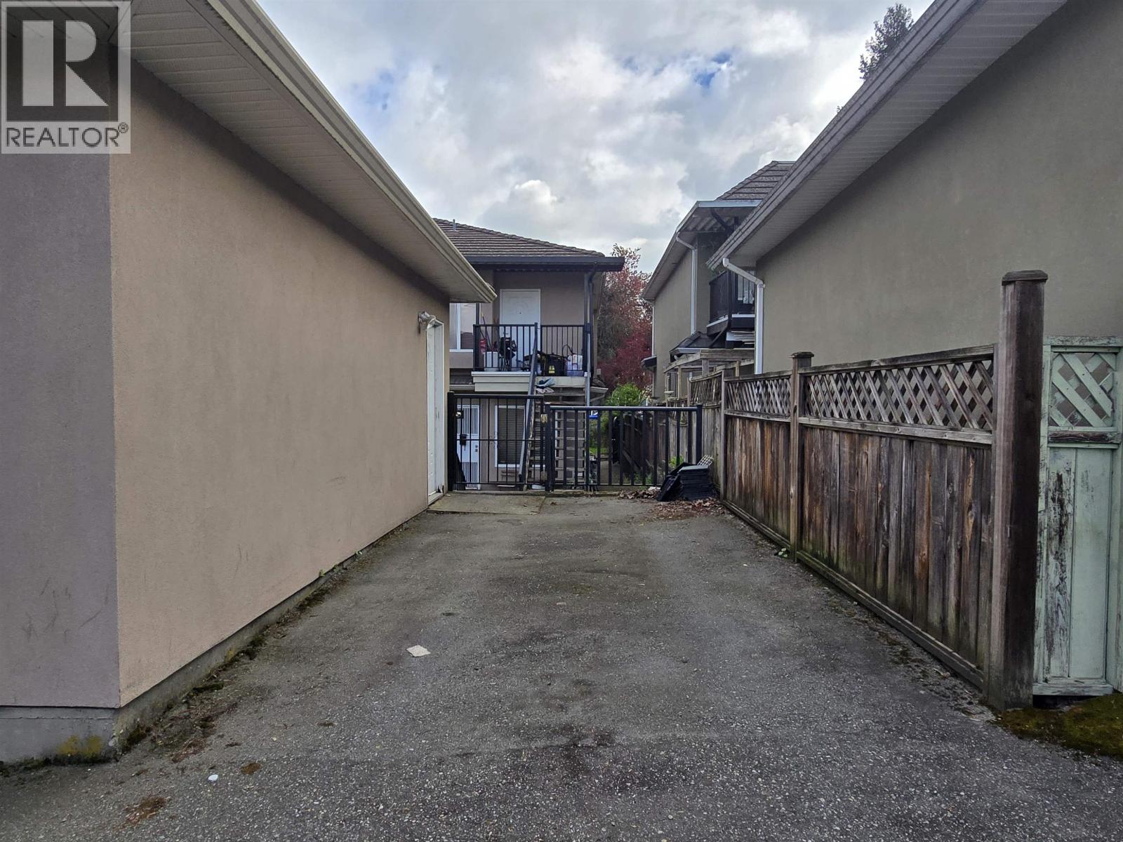 3462 Worthington Drive, Vancouver, British Columbia  V5M 3X9 - Photo 8 - R3112132
