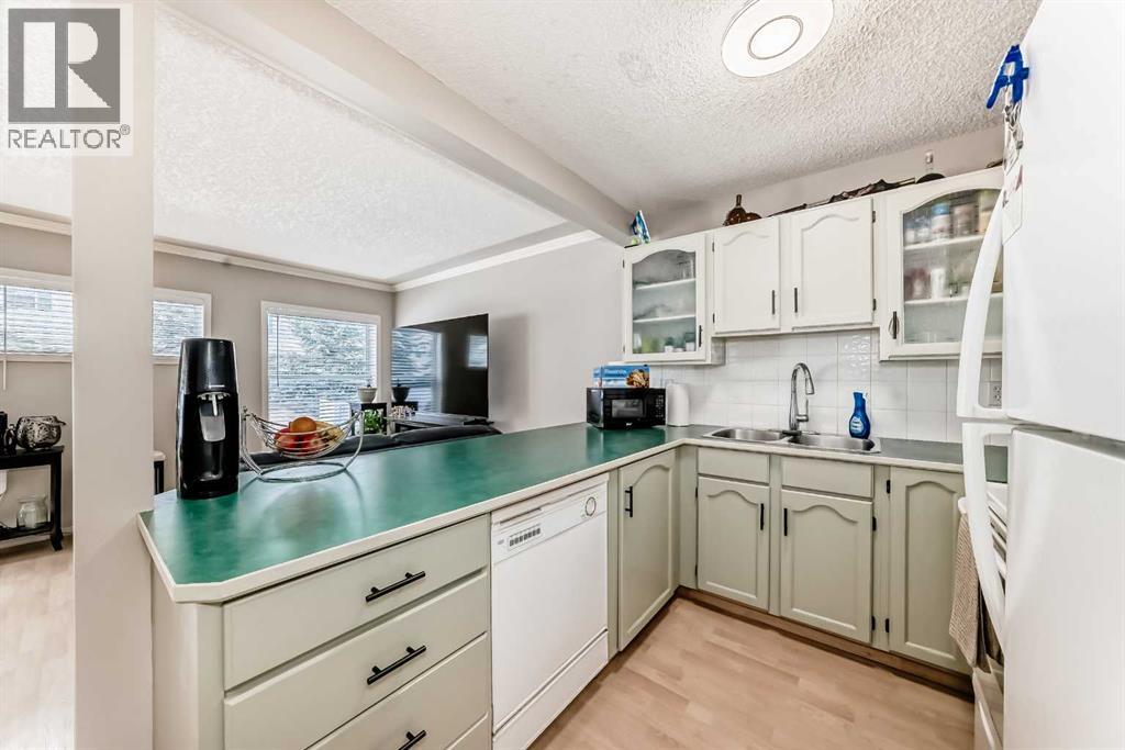 144 Country Hills Villas Nw, Calgary, Alberta  T3K 4S8 - Photo 9 - A2293155