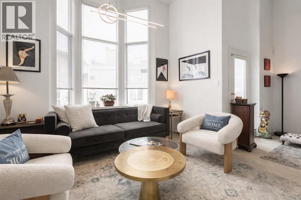 318 Hawkstone Manor Nw, Calgary, Alberta  T3G 3X2 - Photo 4 - A2294725