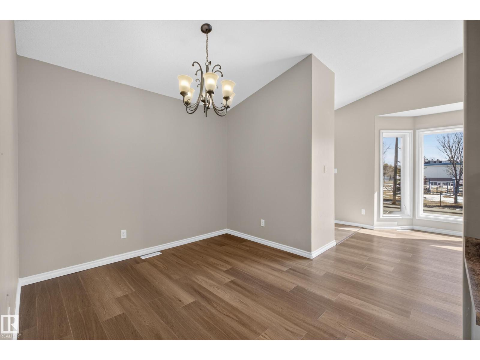 9808 162 St Nw, Edmonton, Alberta  T5P 3L2 - Photo 10 - E4483076