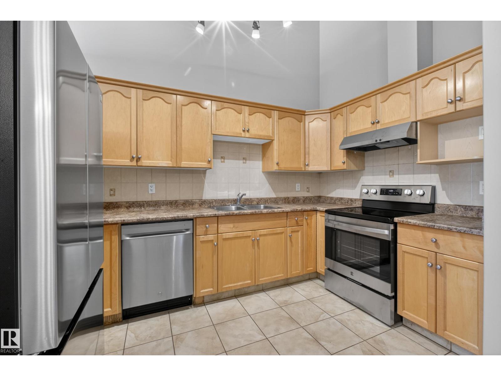 9808 162 St Nw, Edmonton, Alberta  T5P 3L2 - Photo 8 - E4483076