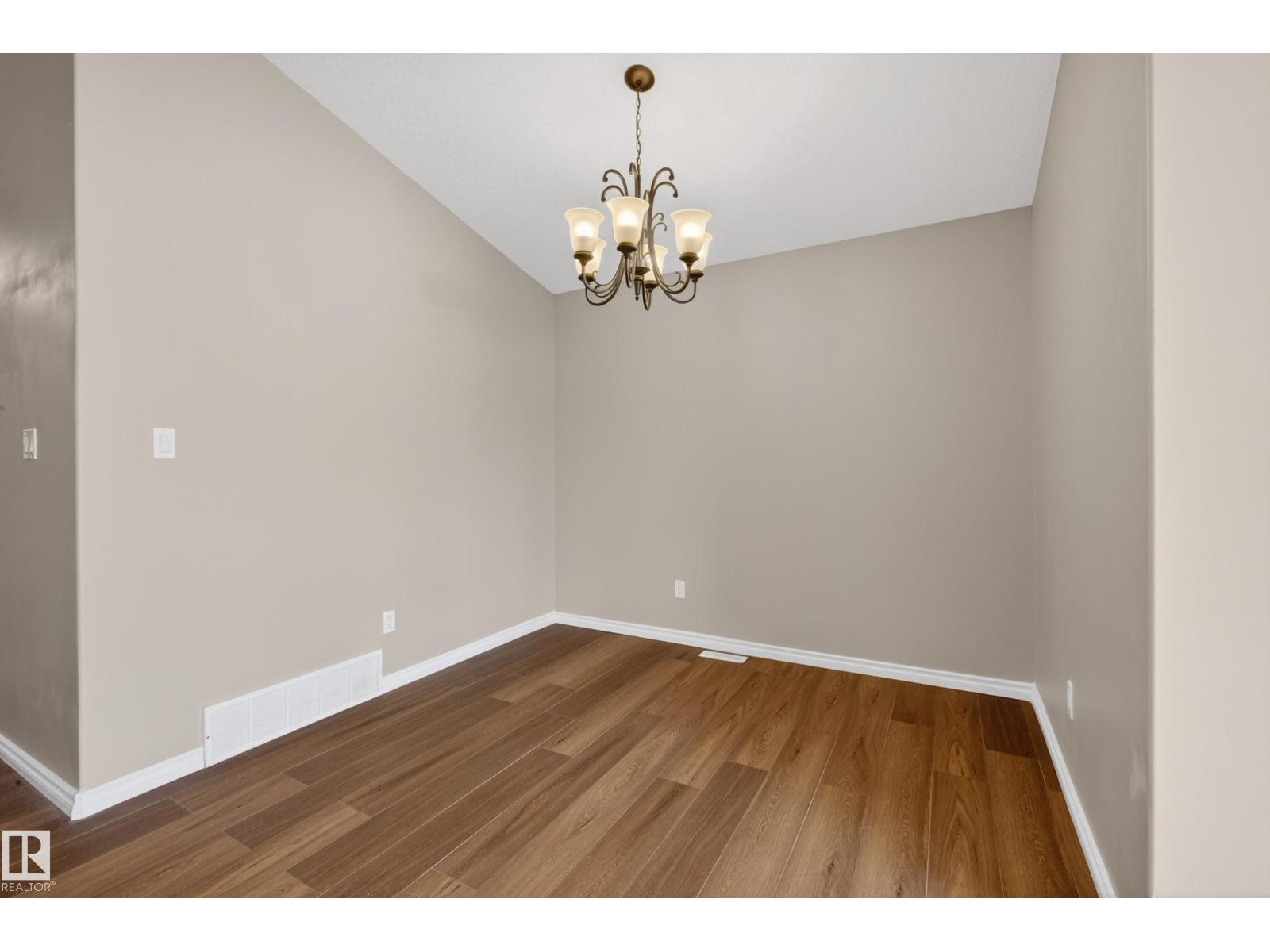 9808 162 St Nw, Edmonton, Alberta  T5P 3L2 - Photo 9 - E4483076