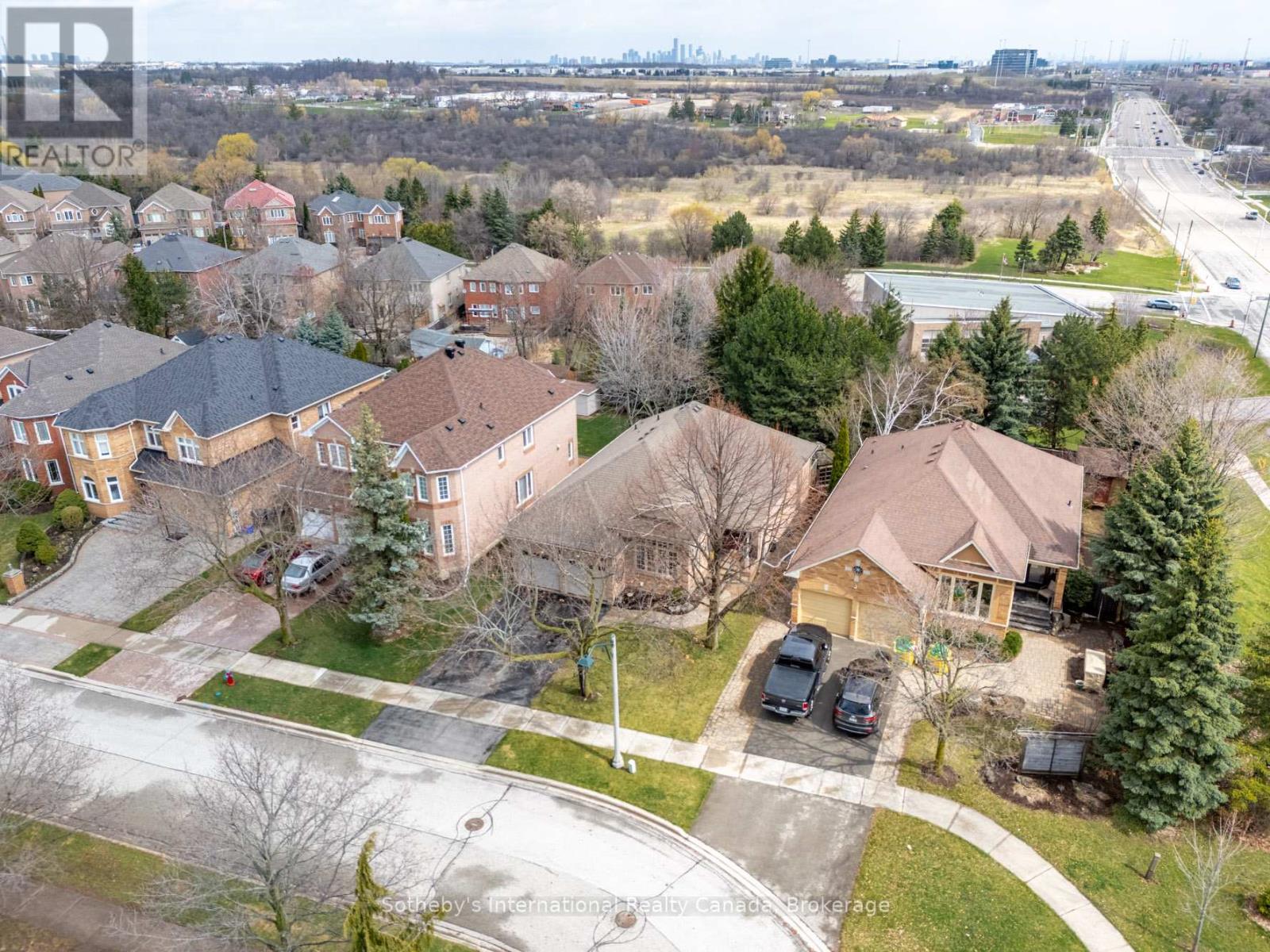 1406 Summerhill Crescent, Oakville, Ontario  L6H 6E4 - Photo 48 - W13010658