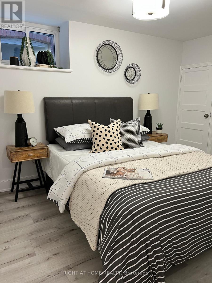 Bsmt - 76 Glendale Avenue, Toronto, Ontario  M6R 2T1 - Photo 12 - W13002340