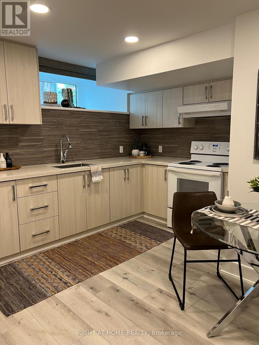 Bsmt - 76 Glendale Avenue, Toronto, Ontario  M6R 2T1 - Photo 27 - W13002340