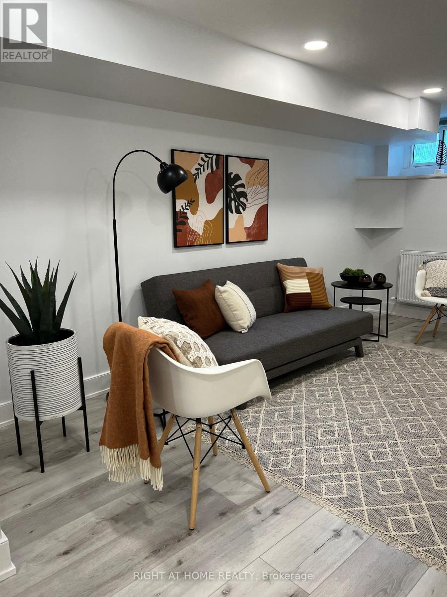 Bsmt - 76 Glendale Avenue, Toronto, Ontario  M6R 2T1 - Photo 32 - W13002340