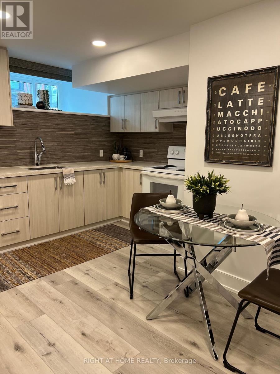 Bsmt - 76 Glendale Avenue, Toronto, Ontario  M6R 2T1 - Photo 30 - W13002340