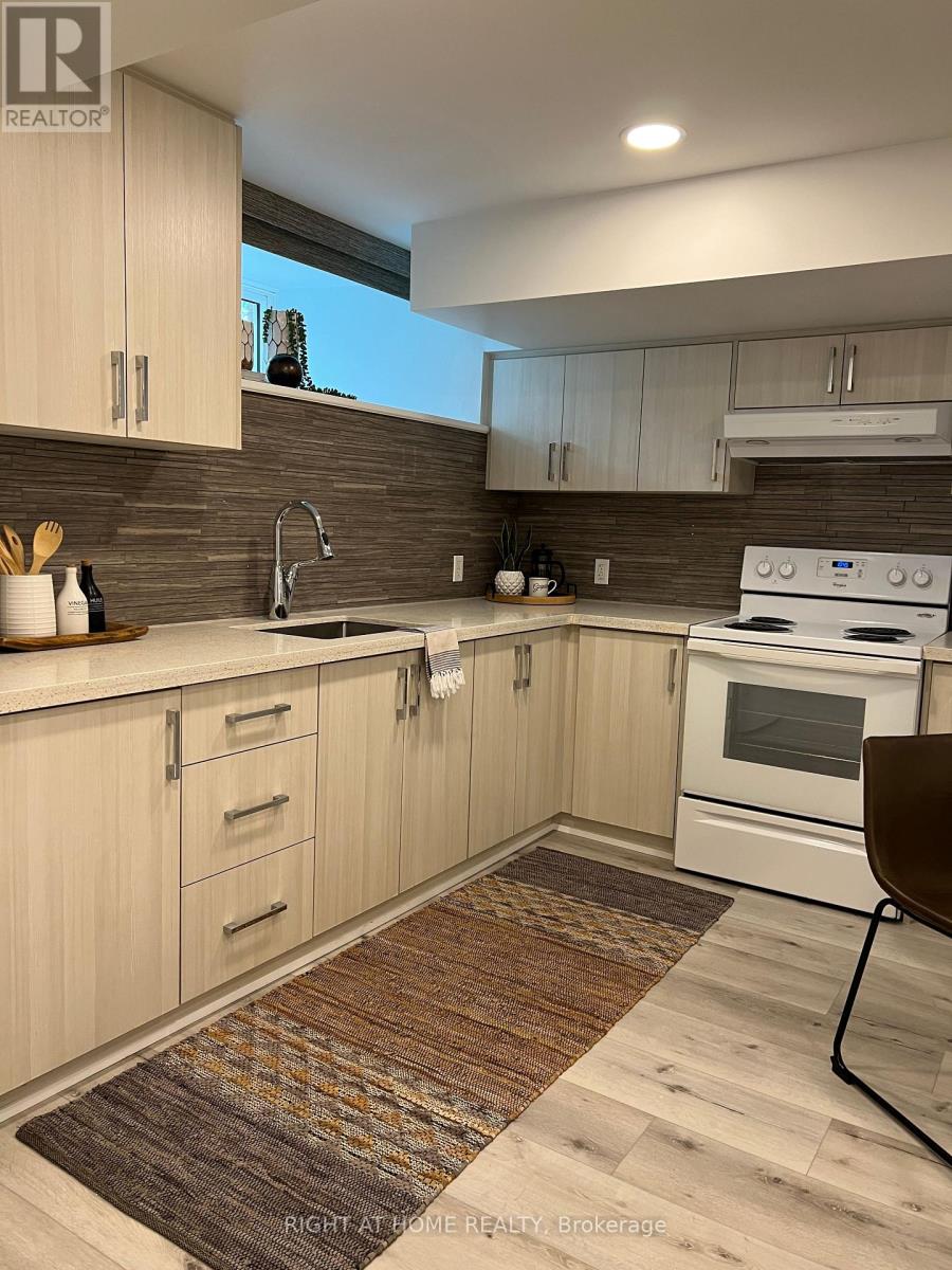 Bsmt - 76 Glendale Avenue, Toronto, Ontario  M6R 2T1 - Photo 38 - W13002340