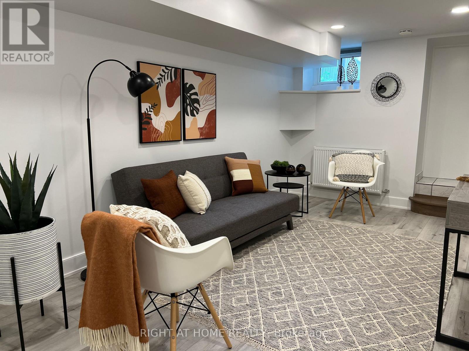 Bsmt - 76 Glendale Avenue, Toronto, Ontario  M6R 2T1 - Photo 20 - W13002340