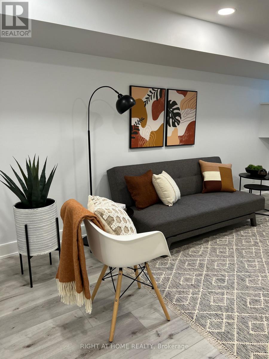 Bsmt - 76 Glendale Avenue, Toronto, Ontario  M6R 2T1 - Photo 31 - W13002340