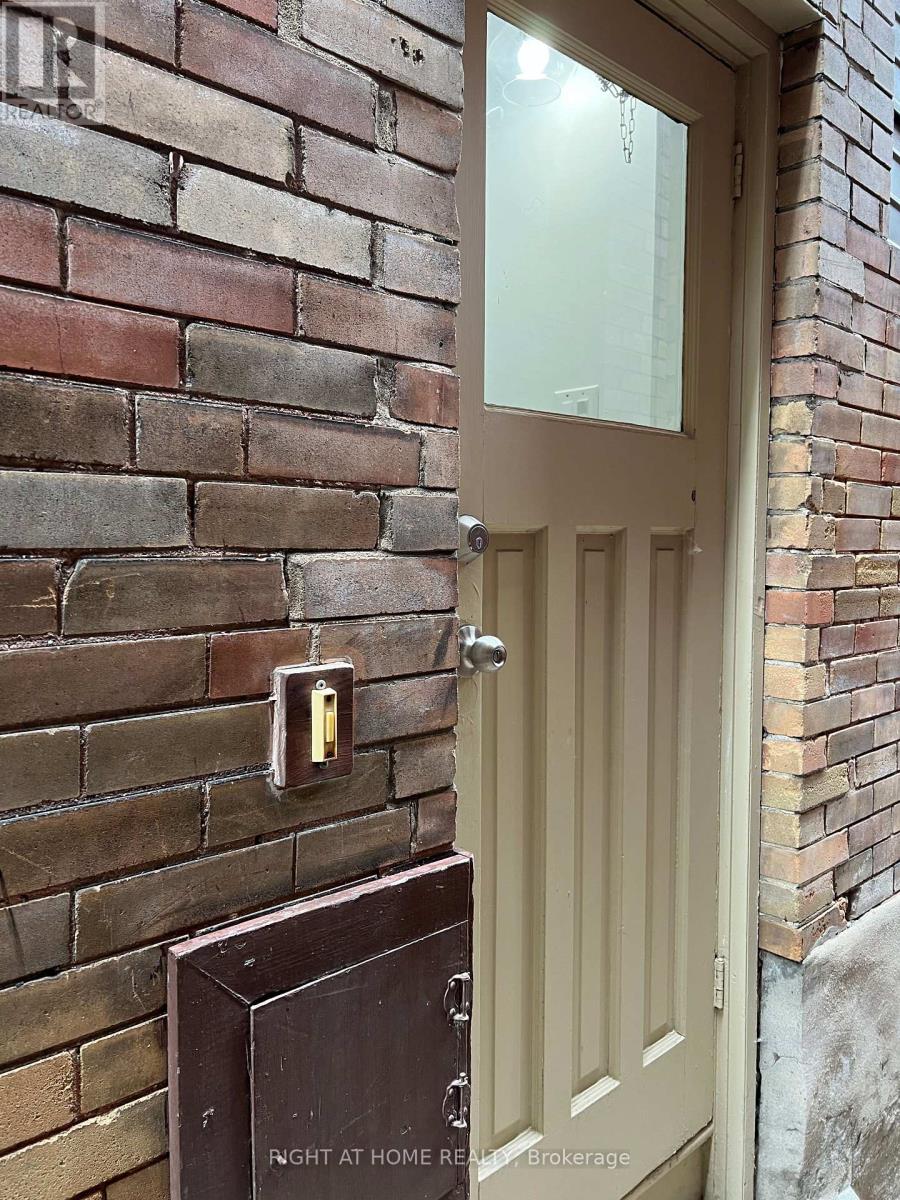 Bsmt - 76 Glendale Avenue, Toronto, Ontario  M6R 2T1 - Photo 42 - W13002340